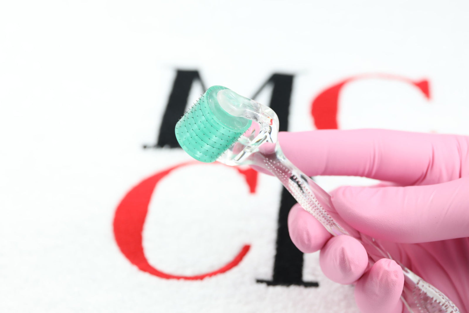 What is microneedling? Your way to a brighter skin.
